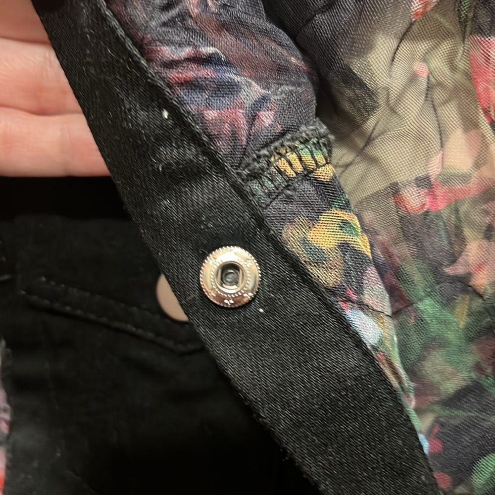 Denim floral jacket by Adore - Picture 6 of 6